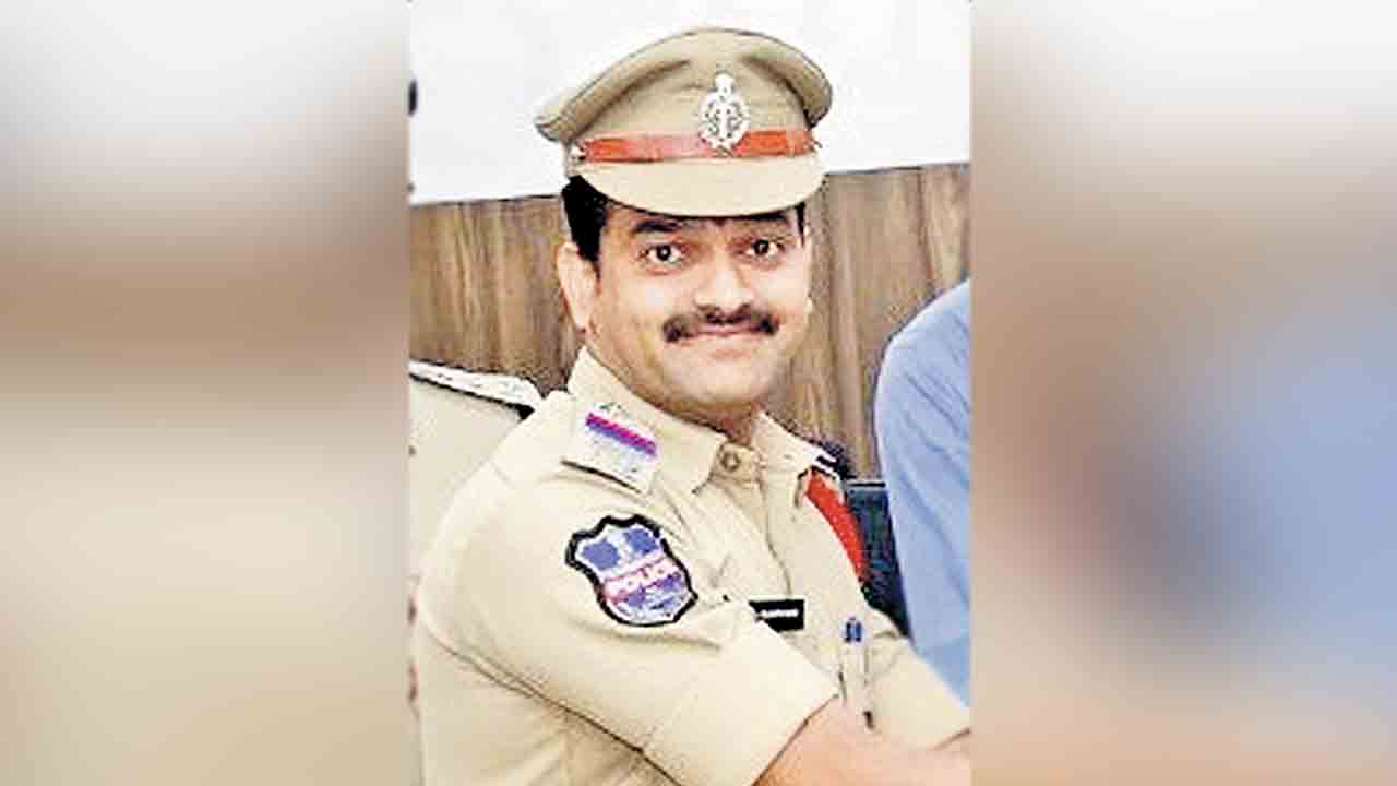 మోసగాన్ని వదిలేందుకు 2 కోట్ల డీల్‌ నిజమే!