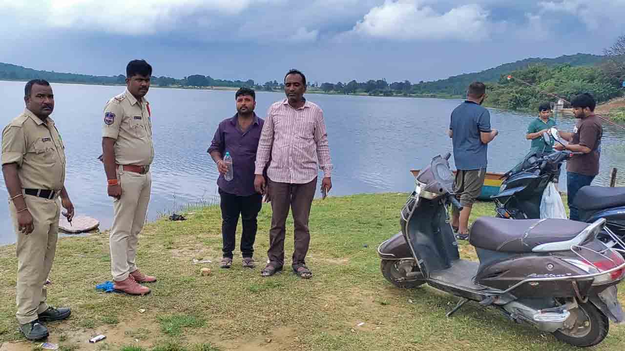 Suicide | పెళ్లి డబ్బుల విషయంలో మనస్తాపం చెంది..