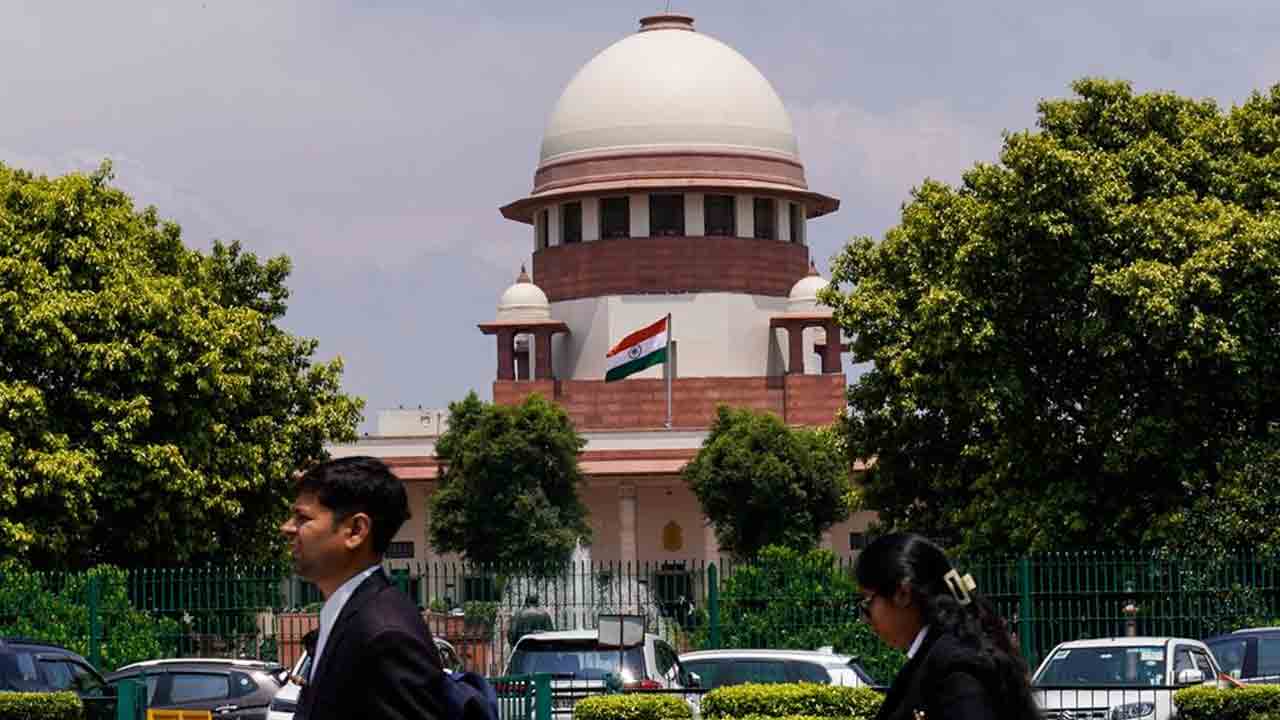 బీసీ రిజర్వేషన్లపై స్టే ఎత్తివేయండి.. సుప్రీంకోర్టులో స్పెషల్‌ లీవ్‌ పిటిషన్‌ రాష్ట్ర ప్రభుత్వం