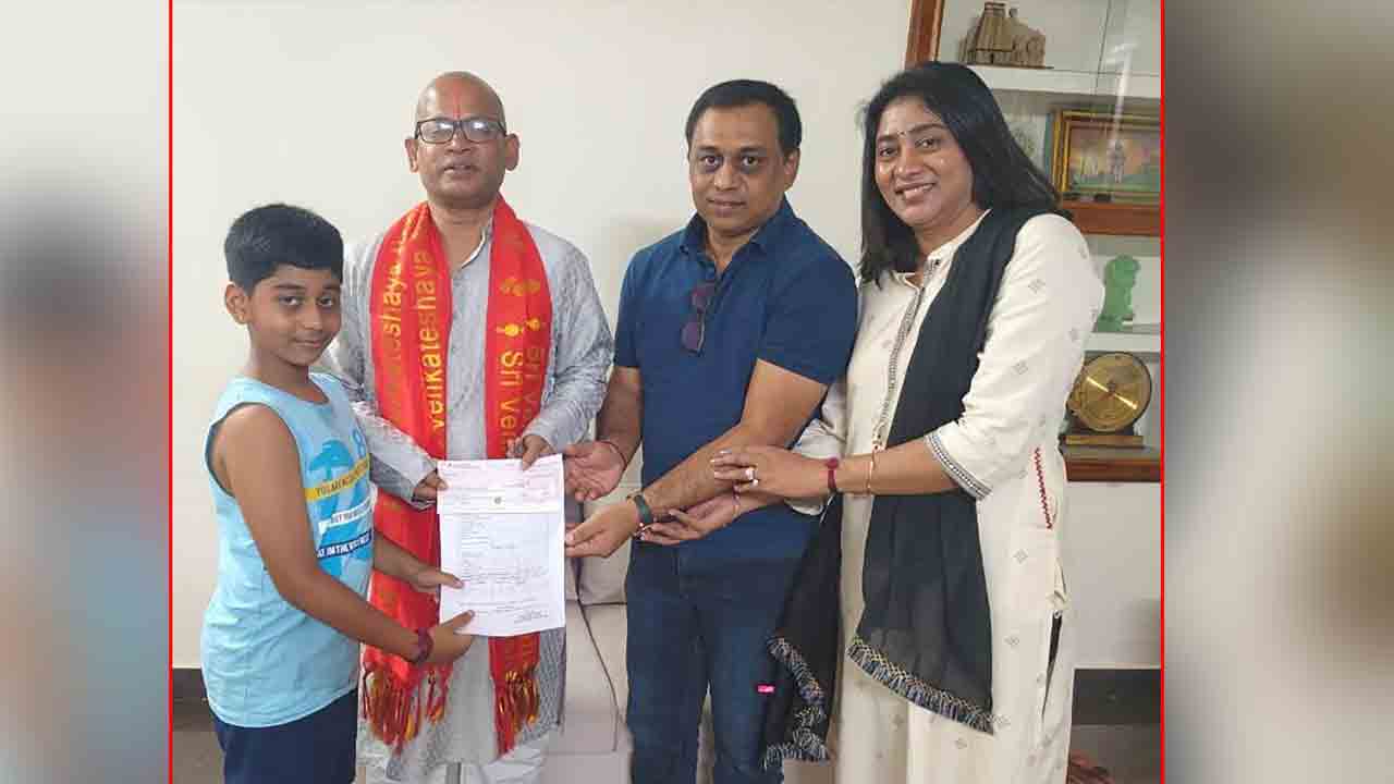 TTD | టీటీడీకి రూ.10 లక్షలు విరాళం అందజేసిన బోర్డు సభ్యుడు