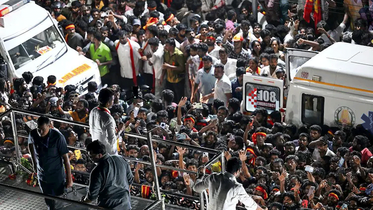 Karur Stampede | కరూర్‌ తొక్కిసలాట ఘటన.. సిట్‌ విచారణకు ఆదేశించిన మద్రాసు హైకోర్టు