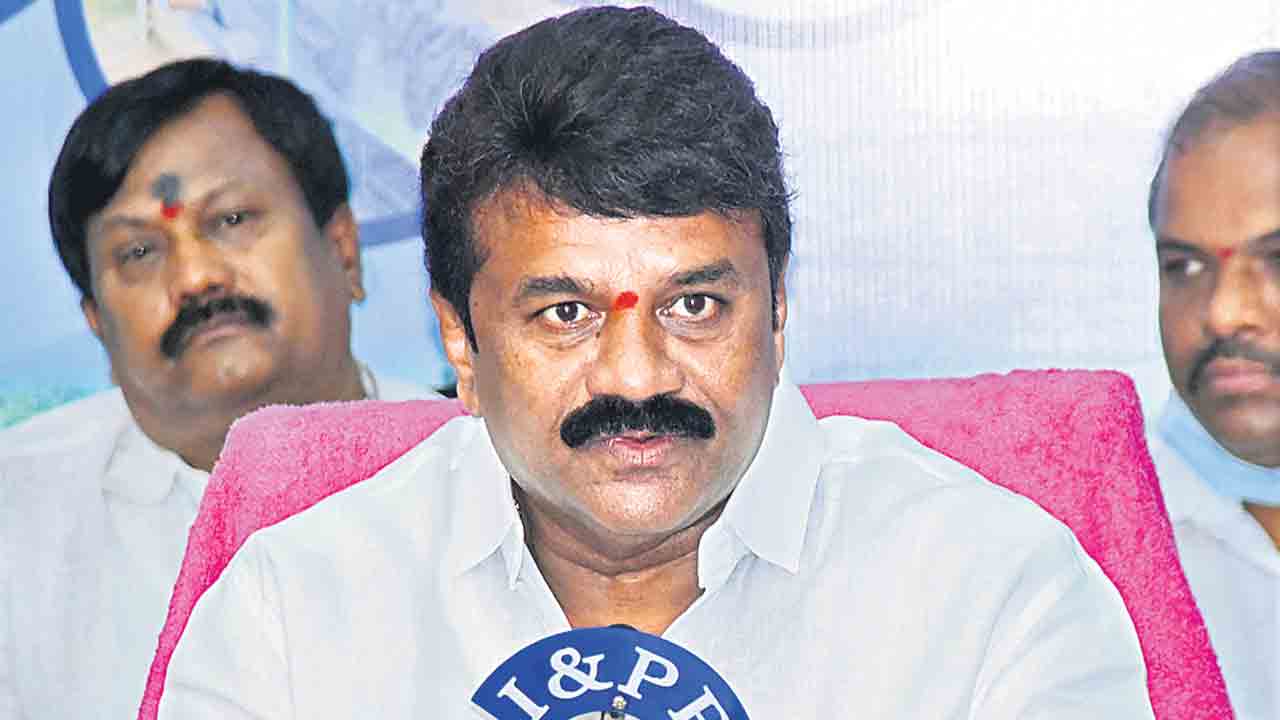 బంధుత్వం వేరు.. రాజకీయాలు వేరు