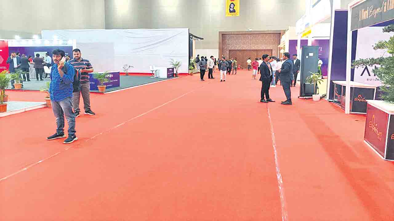 ప్రాపర్టీషో వెలవెల