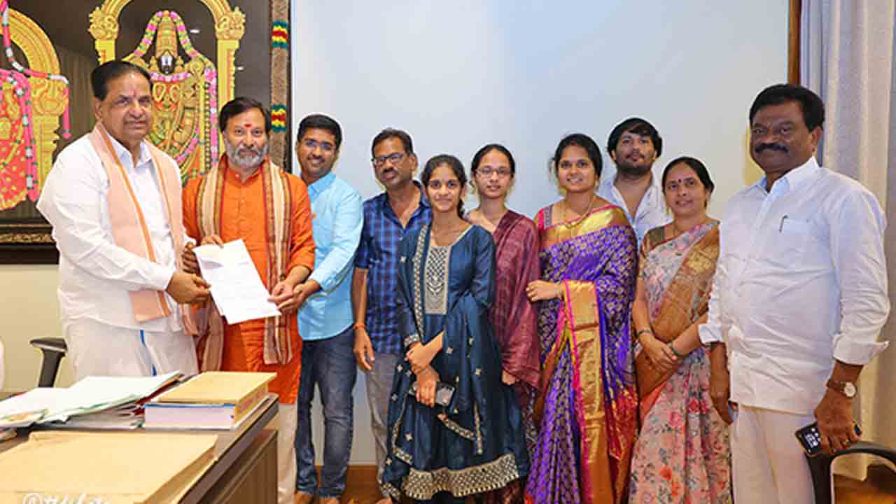 Ten Lakhs Donate