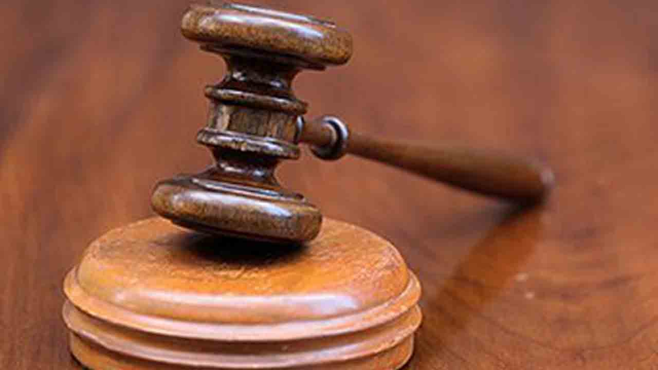 Thane court | 32 ఏళ్ల నాటి హత్య కేసు.. చినిగిపోయిన రికార్డులు.. నిర్దోషులుగా నిందితులు..!