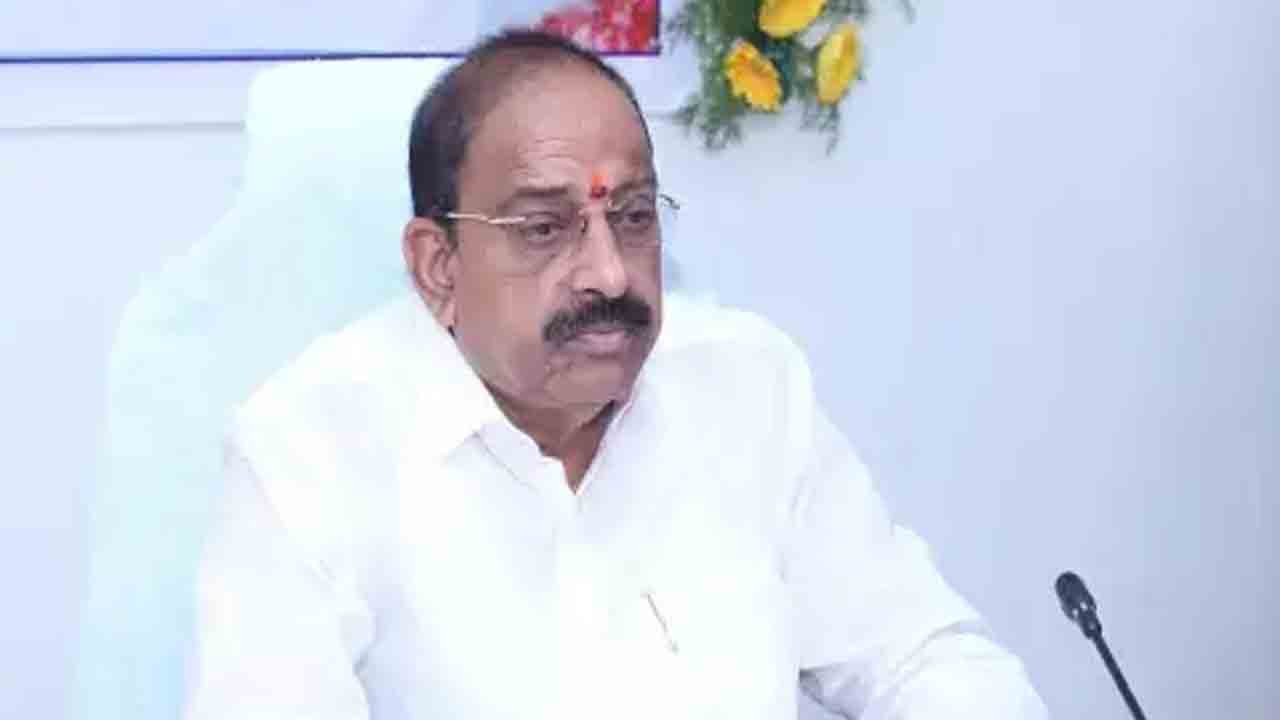 కేంద్రం దృష్టికి పత్తి కొనుగోళ్ల సమస్య: తుమ్మల