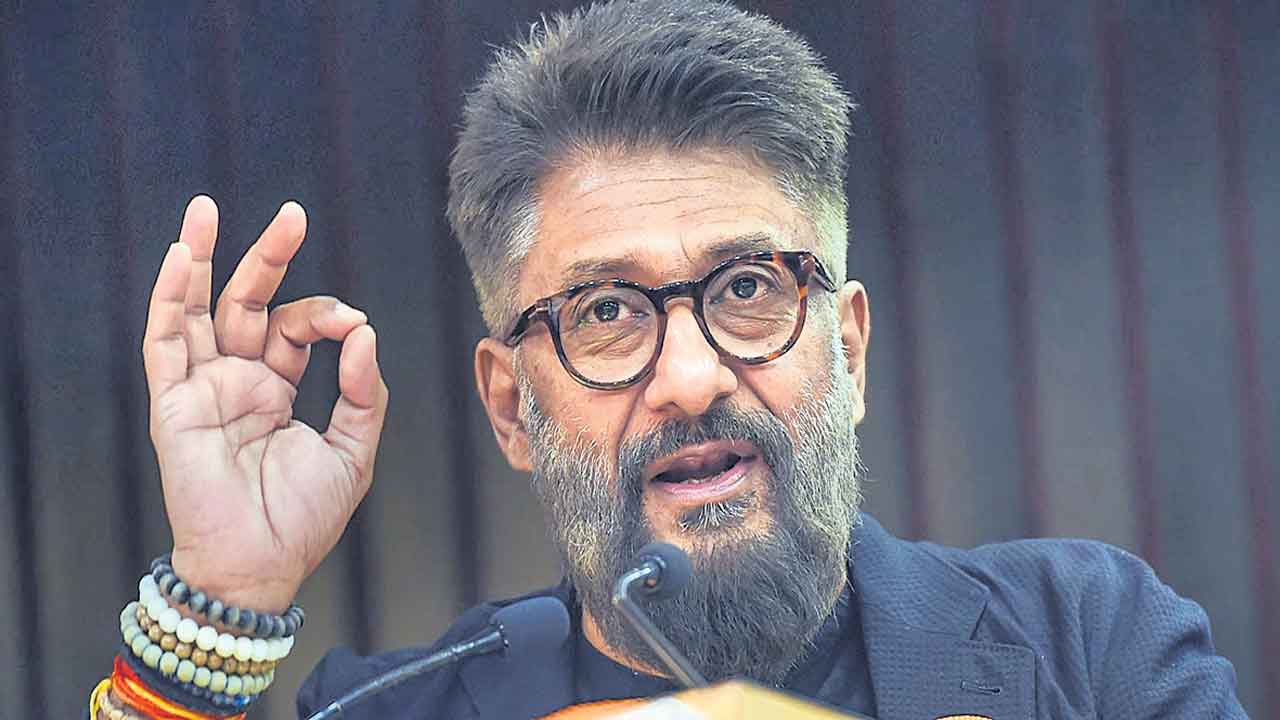 డైలాగులూ చెప్పలేరు!