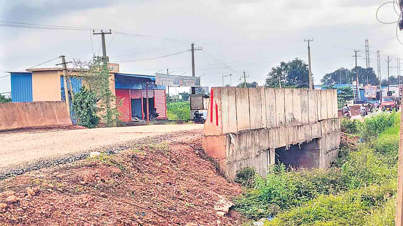 అవసరం ఒకచోట..నిర్మాణం మరోచోట..!