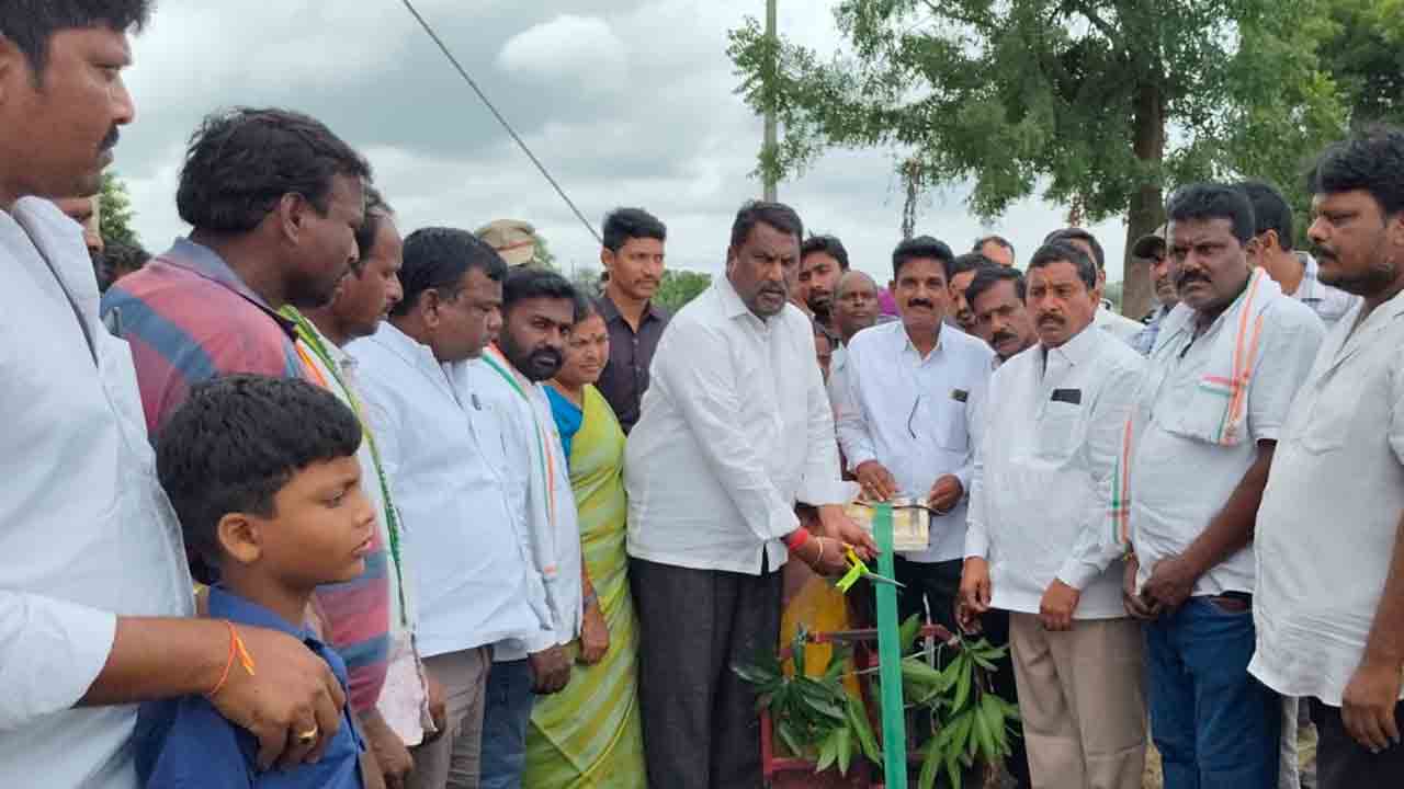 Minister Adluri | ధాన్యం కొనుగోలు కేంద్రాల్లో రైతులకు ఇబ్బందులు లేకుండా చూడాలి : మంత్రి అడ్లూరి 