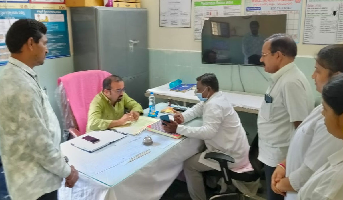 Chigurumamidi | వైద్య సిబ్బంది సమయపాలన పాటించాలి.. కరీంనగర్ అడిషనల్ డీఎంహెచ్వో రాజగోపాల్