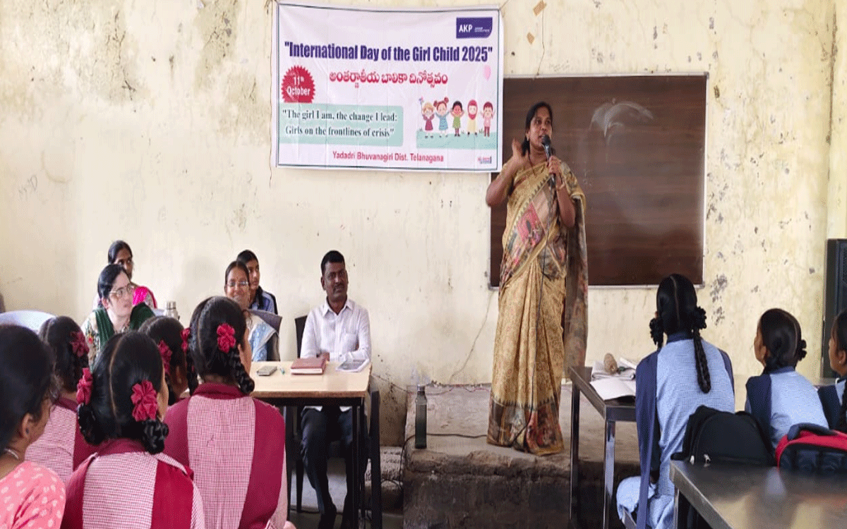 Motokondur : బాలికల హక్కులపై అవగాహన క‌లిగి ఉండాలి : అనంతలక్ష్మి