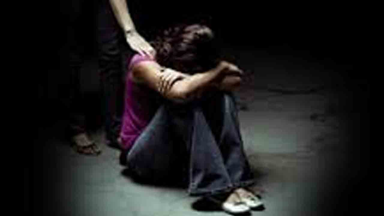 బాలికపై యువకుడి లైంగిక దాడి