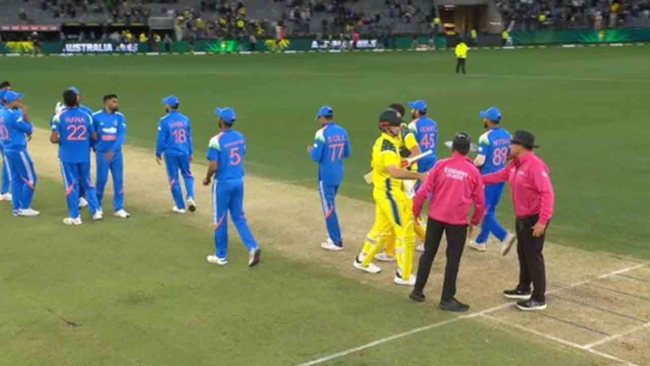 IND vs AUS | భారత స్టార్ల ఫ్లాప్ షో.. తొలి వన్డేలో ఆస్ట్రేలియా అలవోక విజయం..!