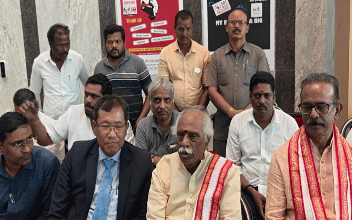 Bibinagar : గ్రామీణ ప్రాంత ప్రజలకు ఎయిమ్స్ సేవలపై అవగాహన కల్పించాలి : బండారు దత్తాత్రేయ