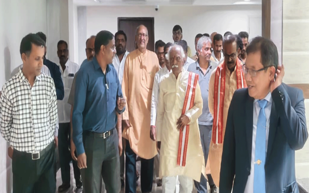 Bibinagar : గ్రామీణ ప్రాంత ప్రజలకు ఎయిమ్స్ సేవలపై అవగాహన కల్పించాలి : బండారు దత్తాత్రేయ