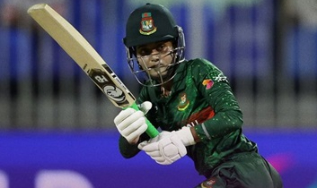 SLW vs BANW | స్వ‌ల్ప‌ ఛేద‌న‌లో మూడు వికెట్లు.. పోరాడుతున్న కెప్టెన్, ష‌ర్మీన్