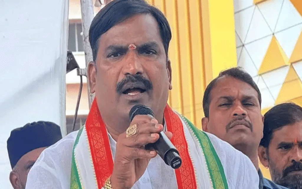 Yadadri Bhuvanagiri : రెండేండ్లలో రూ.200 కోట్ల అక్రమాస్తులు.. ఎమ్మెల్యే బీర్ల అయిలయ్యపై ఏసీబీ, ఐటీకి ఫిర్యాదు