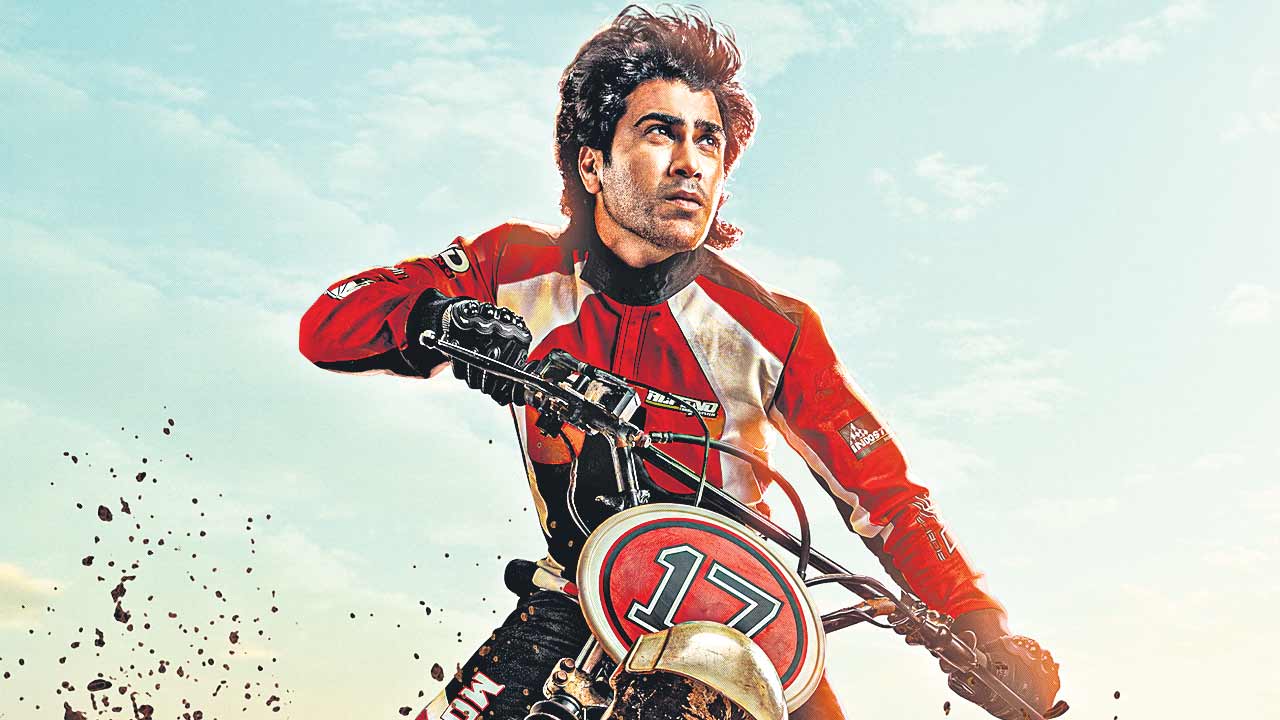 రేసింగ్‌ ‘బైకర్‌’