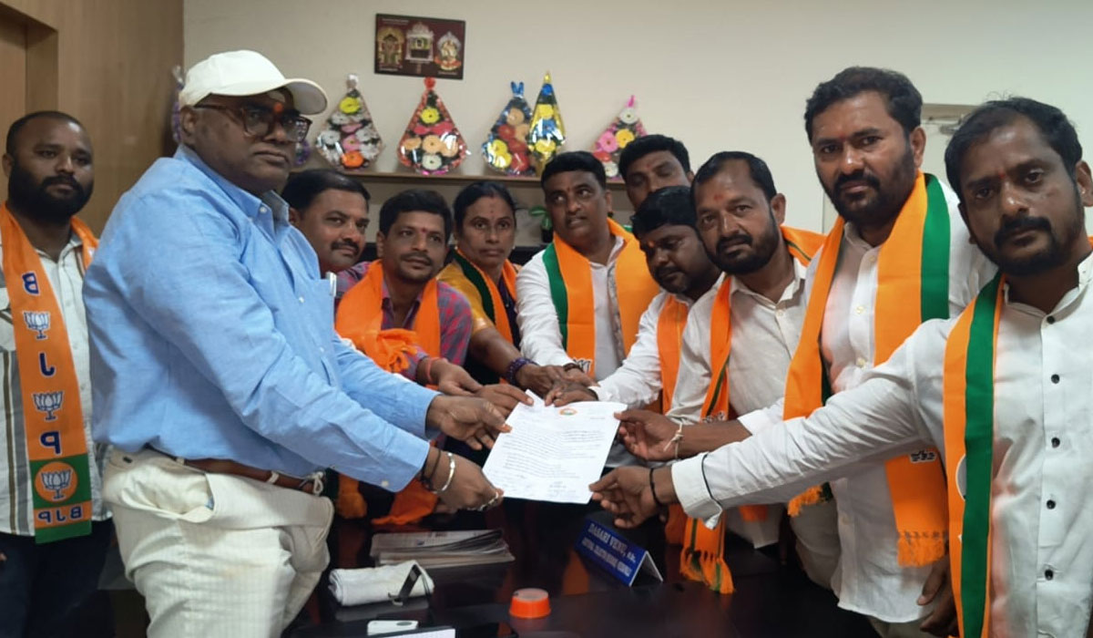 Peddapally | గోరక్షకుడు ప్రశాంత్ పై కాల్పులు జరిపిన నిందితులని కఠినంగా శిక్షించాలి.. బీజేపీ జిల్లా ప్రధాన కార్యదర్శి పల్లె సదానందం డిమాండ్