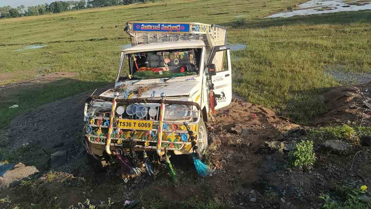 Road accifent | సిద్దిపేట-హనుమకొండ ప్రధాన రహదారిపై ఘోర రోడ్డు ప్రమాదం .. ముగ్గురు మృతి , ఆరుగురి పరిస్థితి విషమం