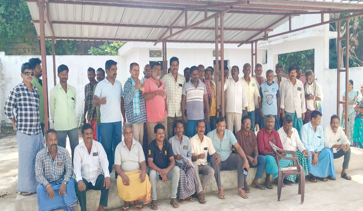 Bommanapally villagers protest | ఐకేపీకి ప్రభుత్వ స్థలం కేటాయించాలని బొమ్మనపల్లి గ్రామస్తుల ఆందోళన.. తహసీల్దార్ తీరుపై గ్రామస్తుల ఆగ్రహం