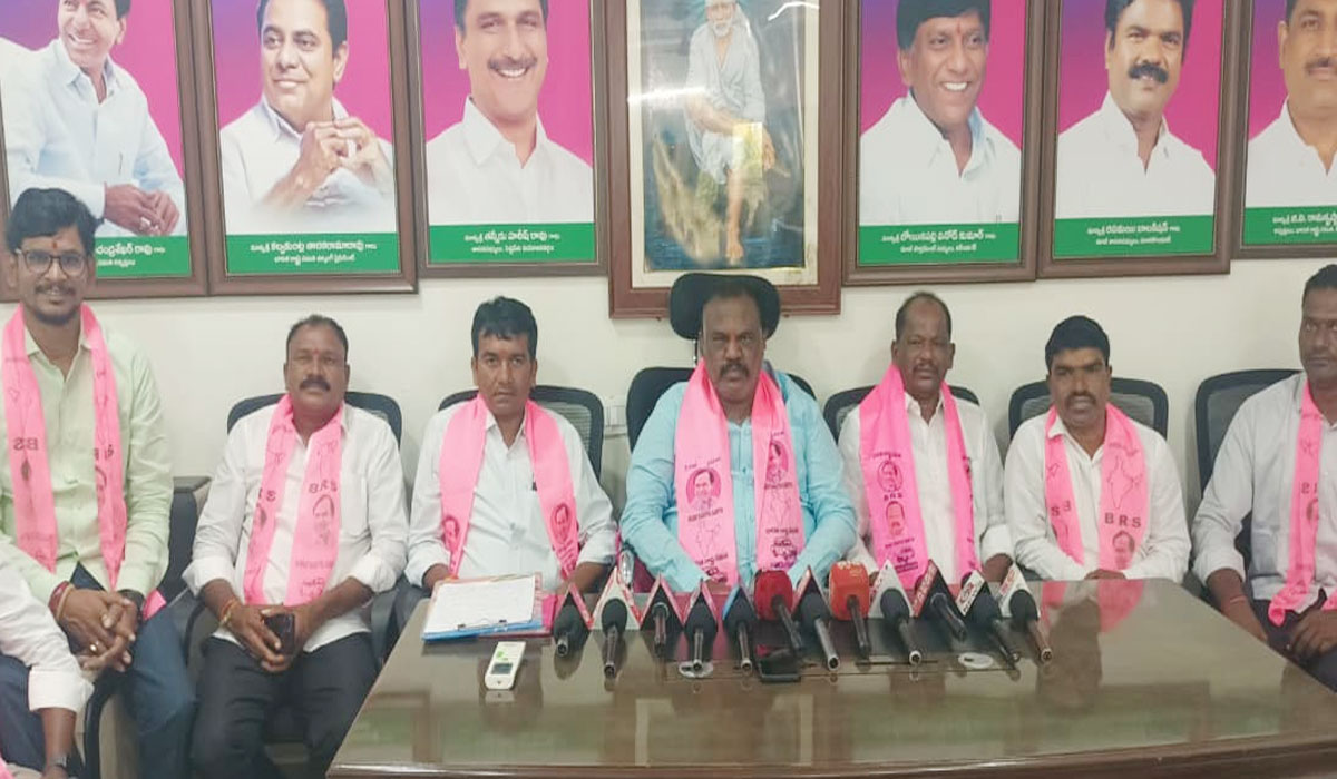 Stop dirty politics | బూతు రాజకీయాలు మానుకో.. అభివృద్ధిపై దృష్టి పెట్టు..!