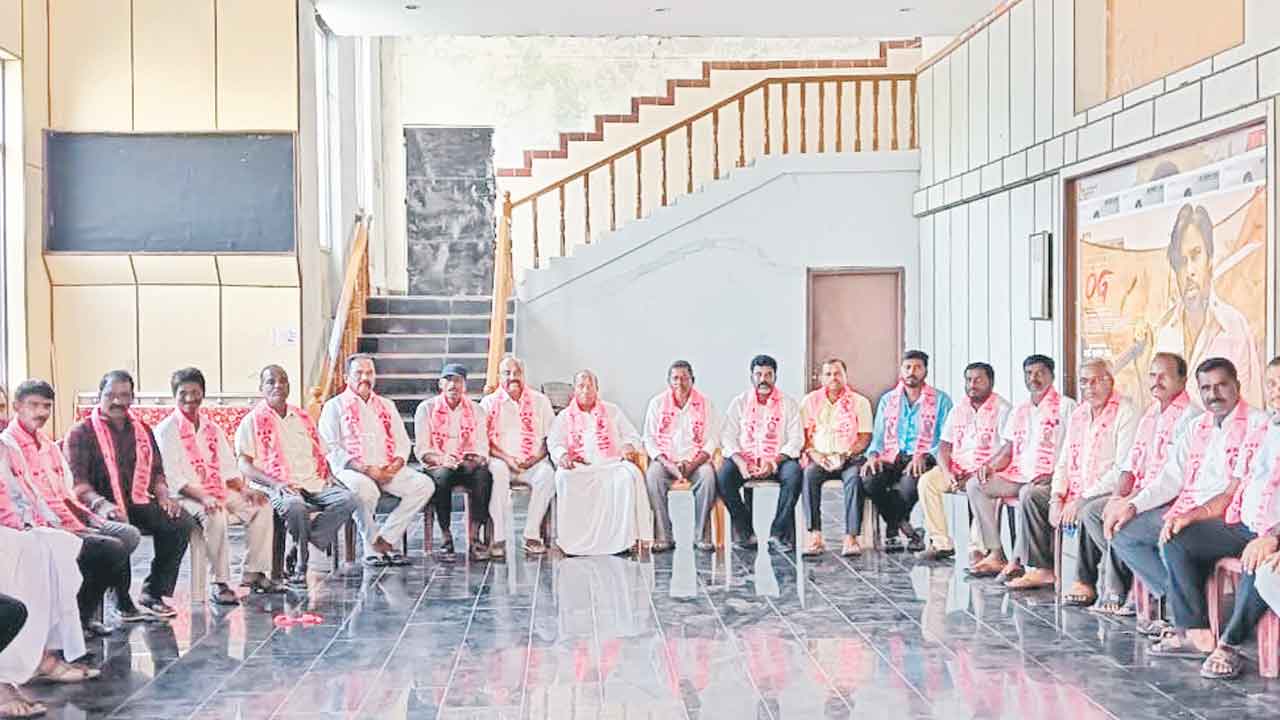 ఎన్నికలు పెట్టే దమ్ములేక కాలయాపన