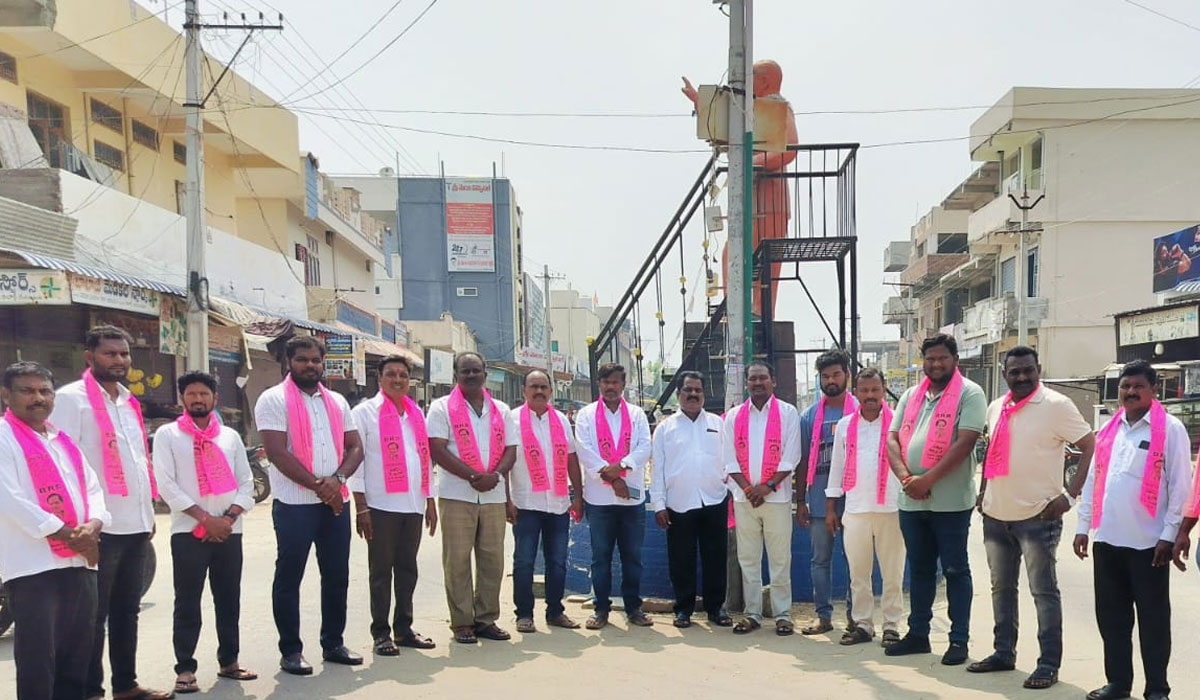 BC bandh | పెగడపల్లి లో బీసీల బంద్ విజయవంతం.. పాల్గొన్న వివిధ పార్టీల నాయకులు