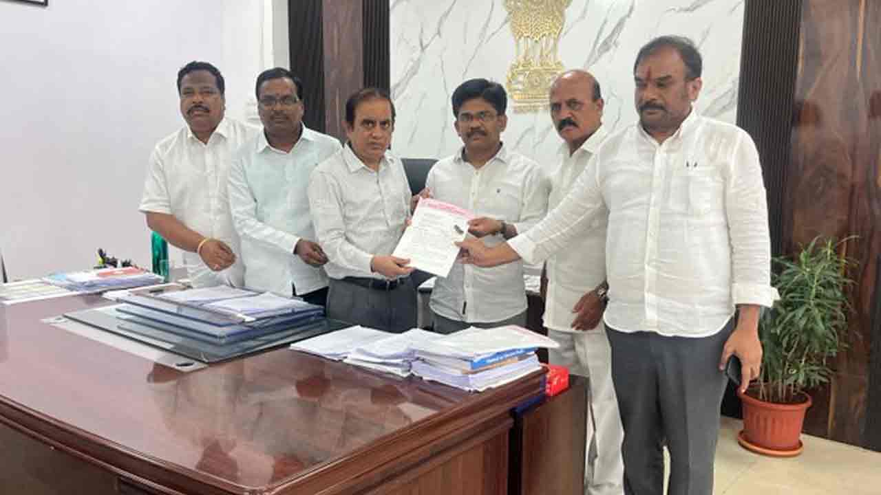 BRS Party | న‌వీన్ యాద‌వ్‌పై చ‌ర్య‌లు తీసుకోండి.. రాష్ట్ర ఎన్నిక‌ల ప్ర‌ధానాధికారికి బీఆర్ఎస్ ఫిర్యాదు