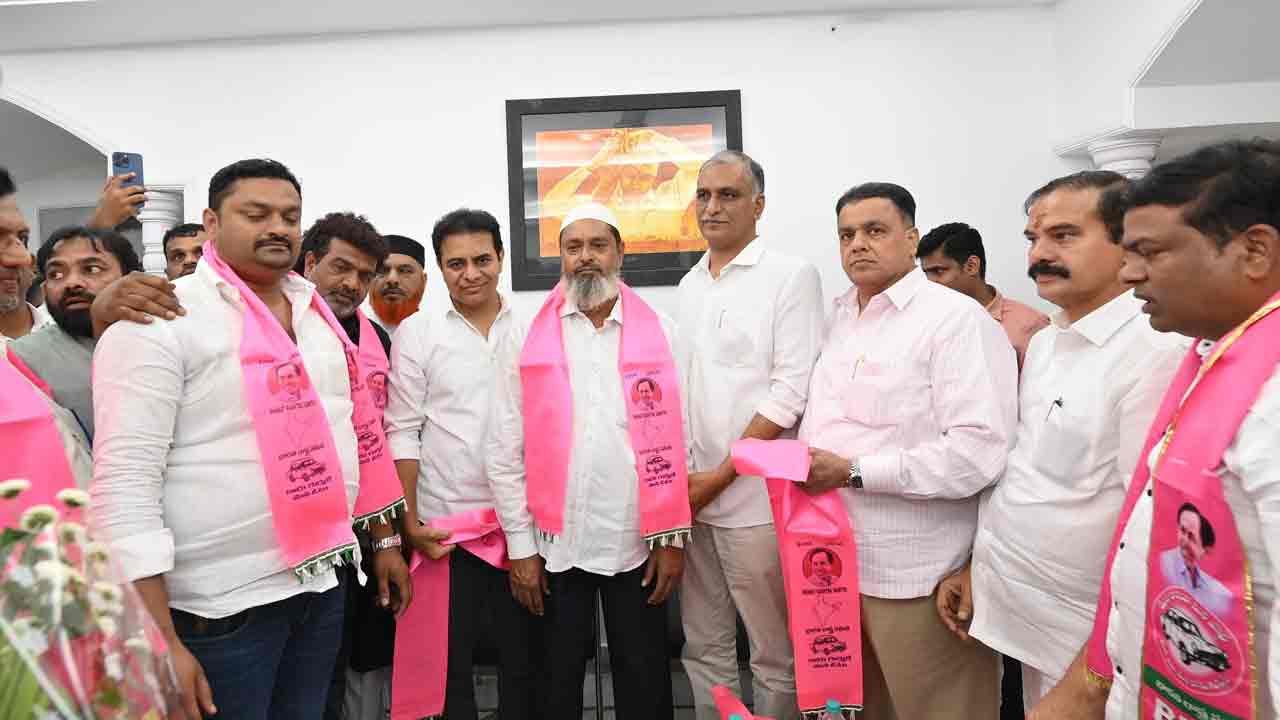 BRS Party | జూబ్లీహిల్స్‌లో ఎంఐఎం పార్టీకి భారీ షాక్.. బీఆర్ఎస్‌లో చేరిన మ‌జ్లిస్ నేత‌