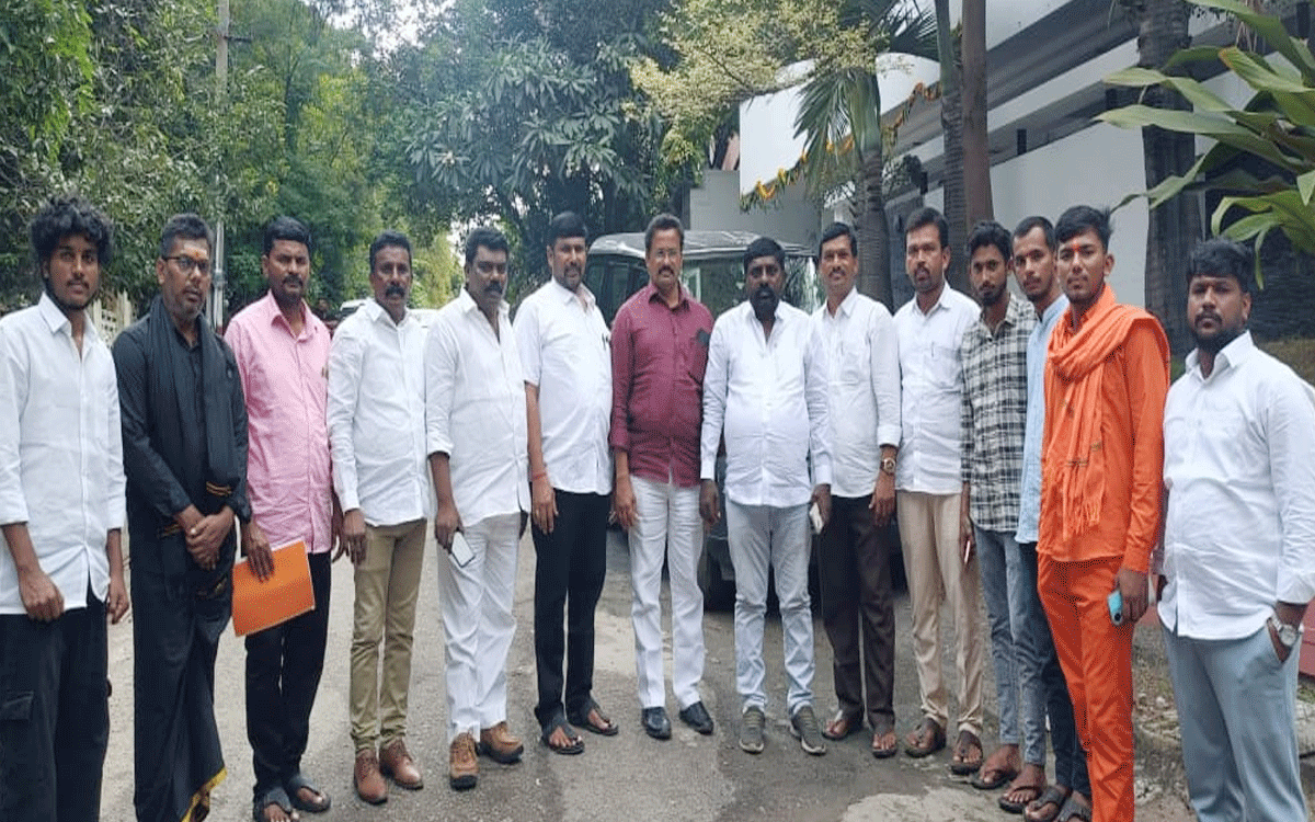 Penpahad : మాగంటి సునీత గెలుపునకు మద్దతుగా బీఆర్ఎస్ పెన్పహాడ్ నాయకుల ప్రచారం