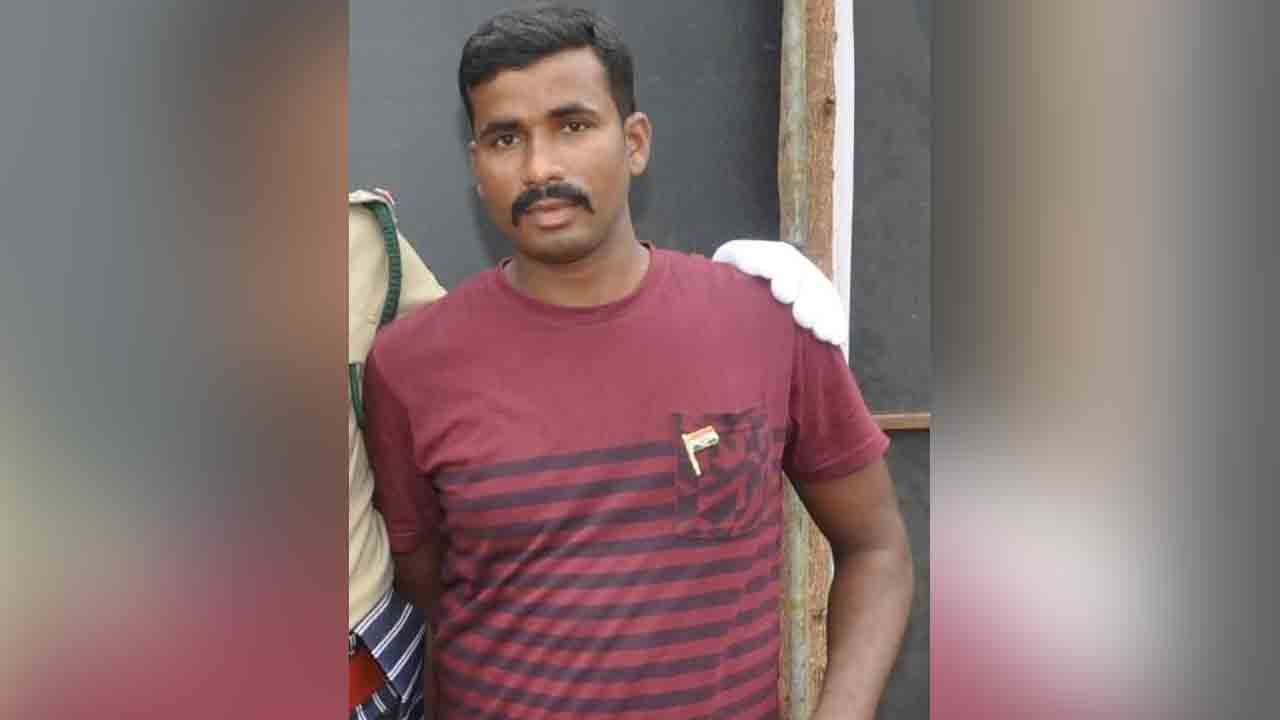 Lorry accident | రామన్నపేటలో విషాదం.. కంటైనర్ లారీ ఢీకొని హోంగార్డు మృతి