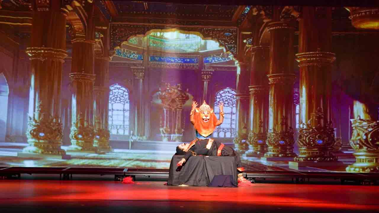 Chenchu Lakshmi | పేద విద్యార్థుల చదువు కోసం సంస్కృతి పండుగ.. హృదయాలను తాకిన చెంచులక్ష్మీ నృత్య నాటిక