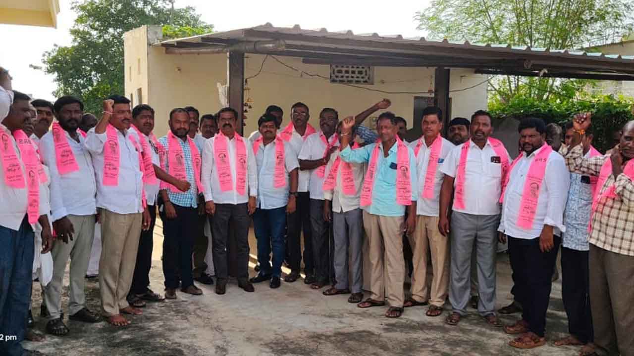 చిట్టెం సమక్షంలో బీఆర్‌ఎస్‌లో చేరిన నేతలు