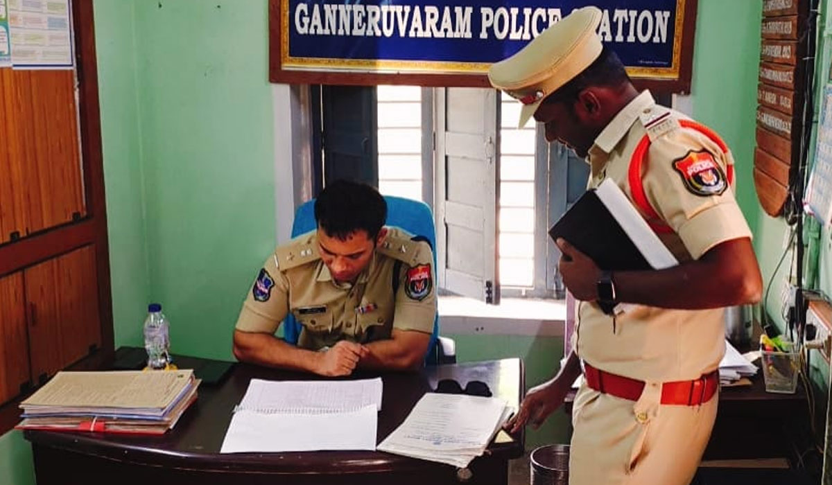 CP Ghaus Alam | గన్నేరువరం పోలీస్ స్టేషన్ ను ఆకస్మికంగా తనిఖీ చేసిన సీపీ గౌస్ ఆలం