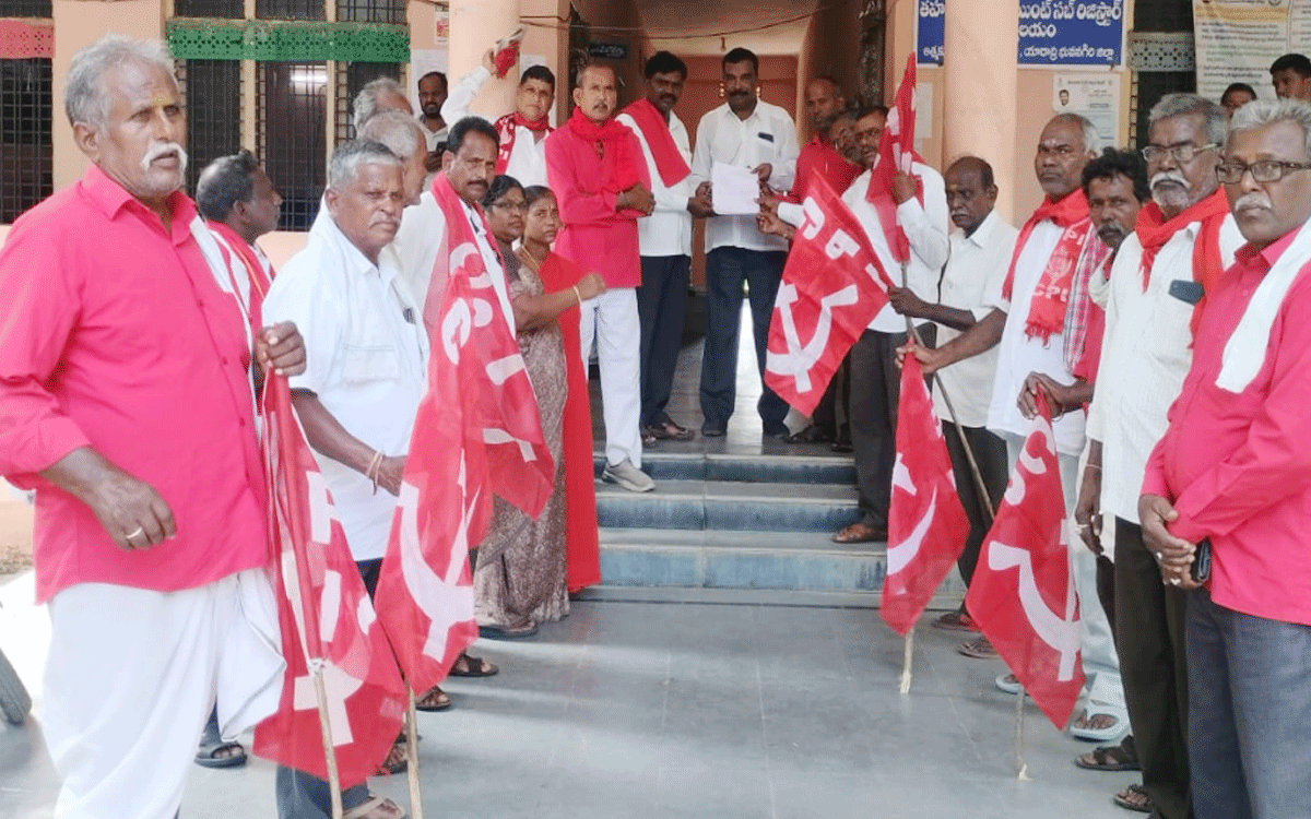 Atmakur(M) : ‘బీసీ రిజ‌ర్వేష‌న్ల‌పై కేంద్ర‌, రాష్ట్ర ప్ర‌భుత్వాల కుట్ర‌’