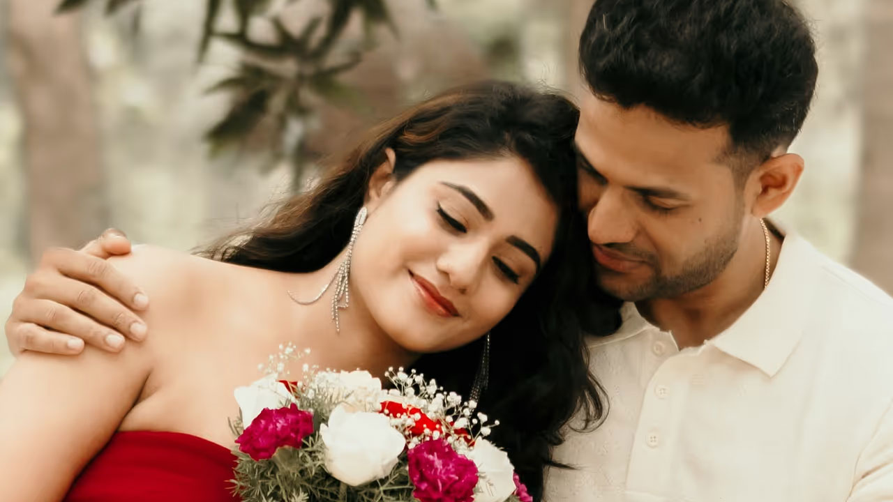 Deepthi Manne | జగధాత్రి నటి దీప్తి మన్నె పెళ్లి పీటలెక్కబోతుంది.. కాబోయే భర్త ఫేస్ ఎట్ట‌కేల‌కి రివీల్ చేసిందిగా..!