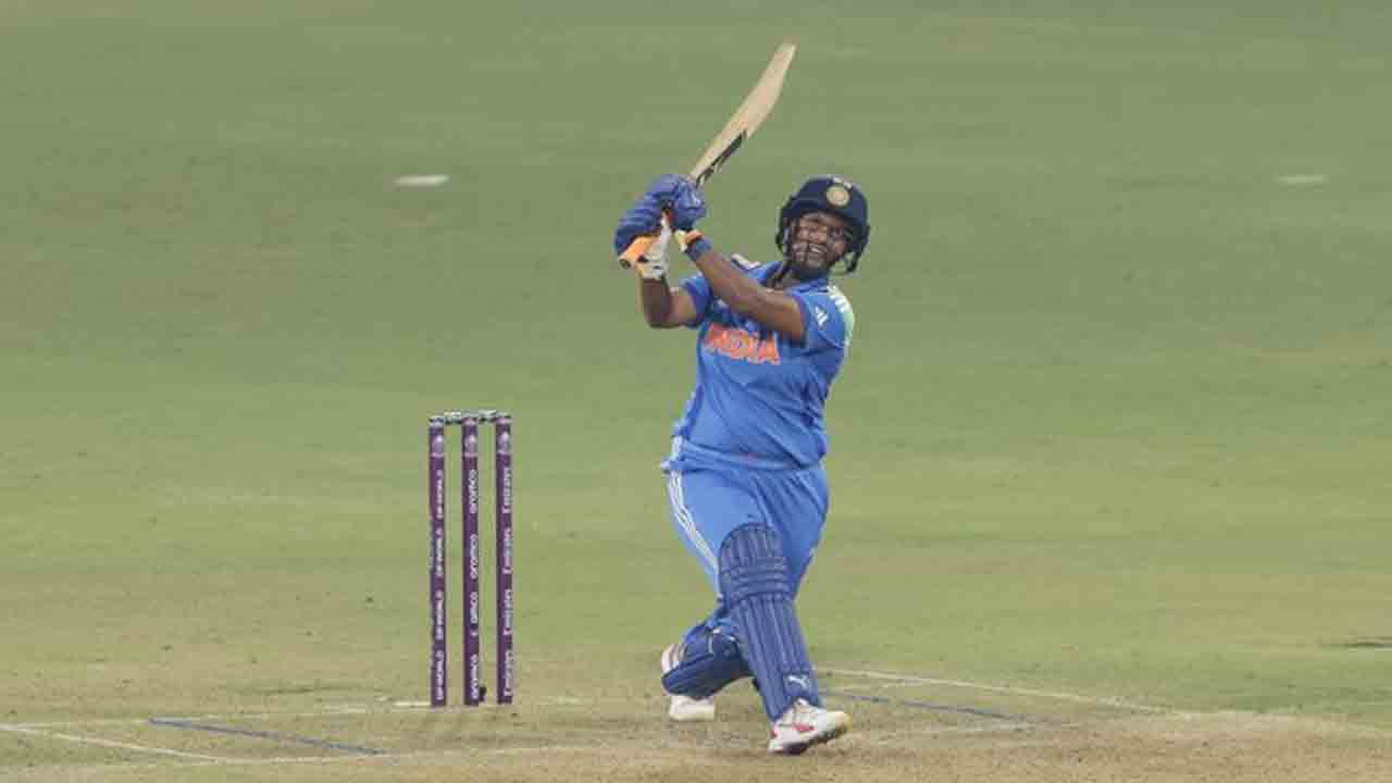 INDW vs ENGW | మంధాన, రీచా ఔట్.. టెయిలెండర్లు నిలబడితేనే విజయం