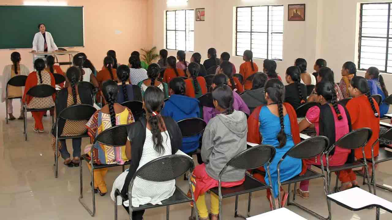 OU Degree Exam Fee | ఓయూ ప‌రిధిలో డిగ్రీ కోర్సుల పరీక్షా ఫీజు స్వీకరణ గడువు పొడగింపు