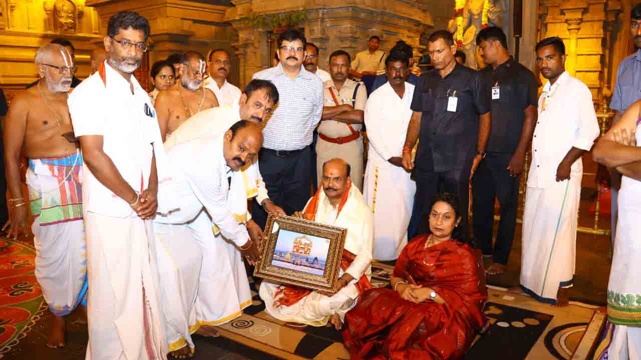 Yadagirigutta | యాదగిరిగుట్టలో భక్తుల రద్దీ.. లక్ష్మీనరసింహ స్వామిని దర్శించుకున్న డీజీపీ