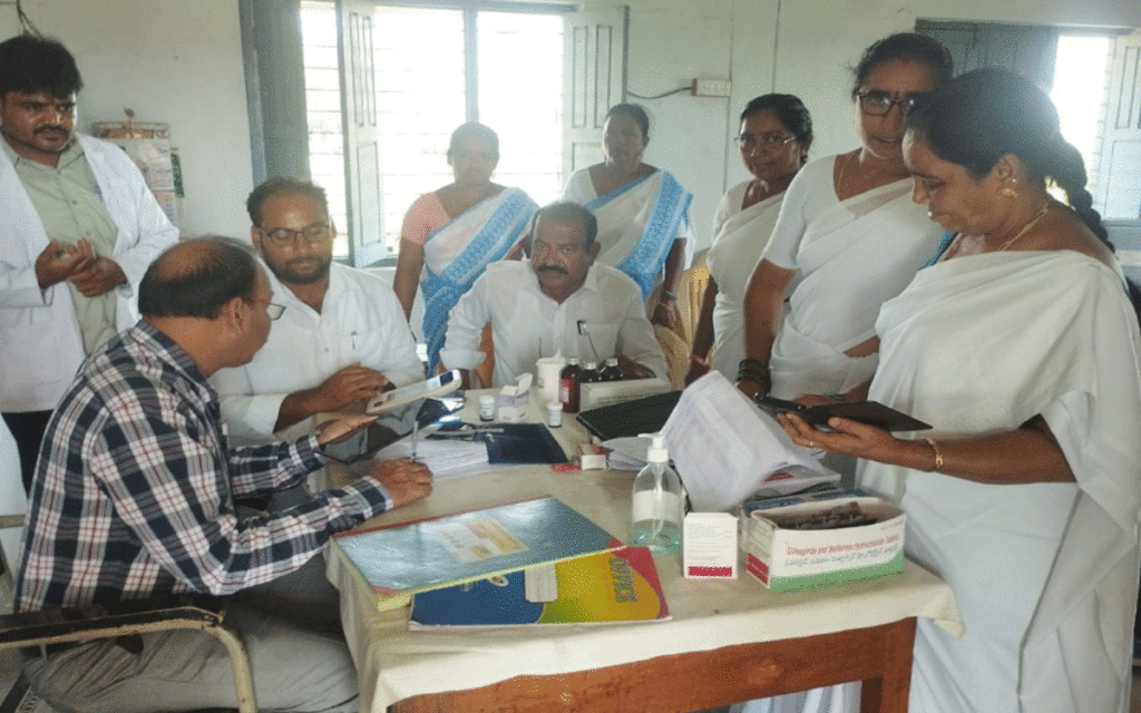 Arvapally : స‌మ‌యానుకూలంగా వ్యాక్సినేష‌న్ చేయాలి : డీఎంహెచ్ఓ చంద్ర‌శేఖ‌ర్‌