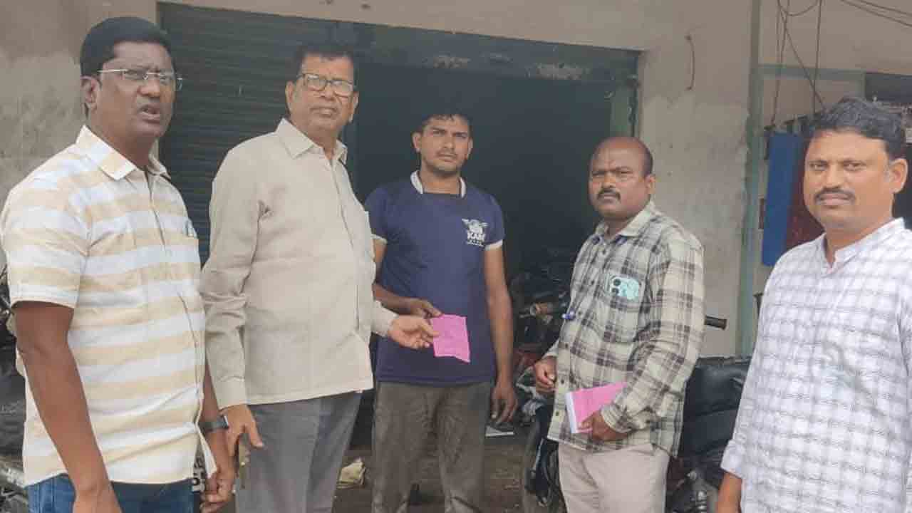 పారిశుధ్యంపై నిర్లక్ష్యం చేస్తే కఠిన చర్యలు తప్పవు : డీపీవో వెంకటేర్రావు