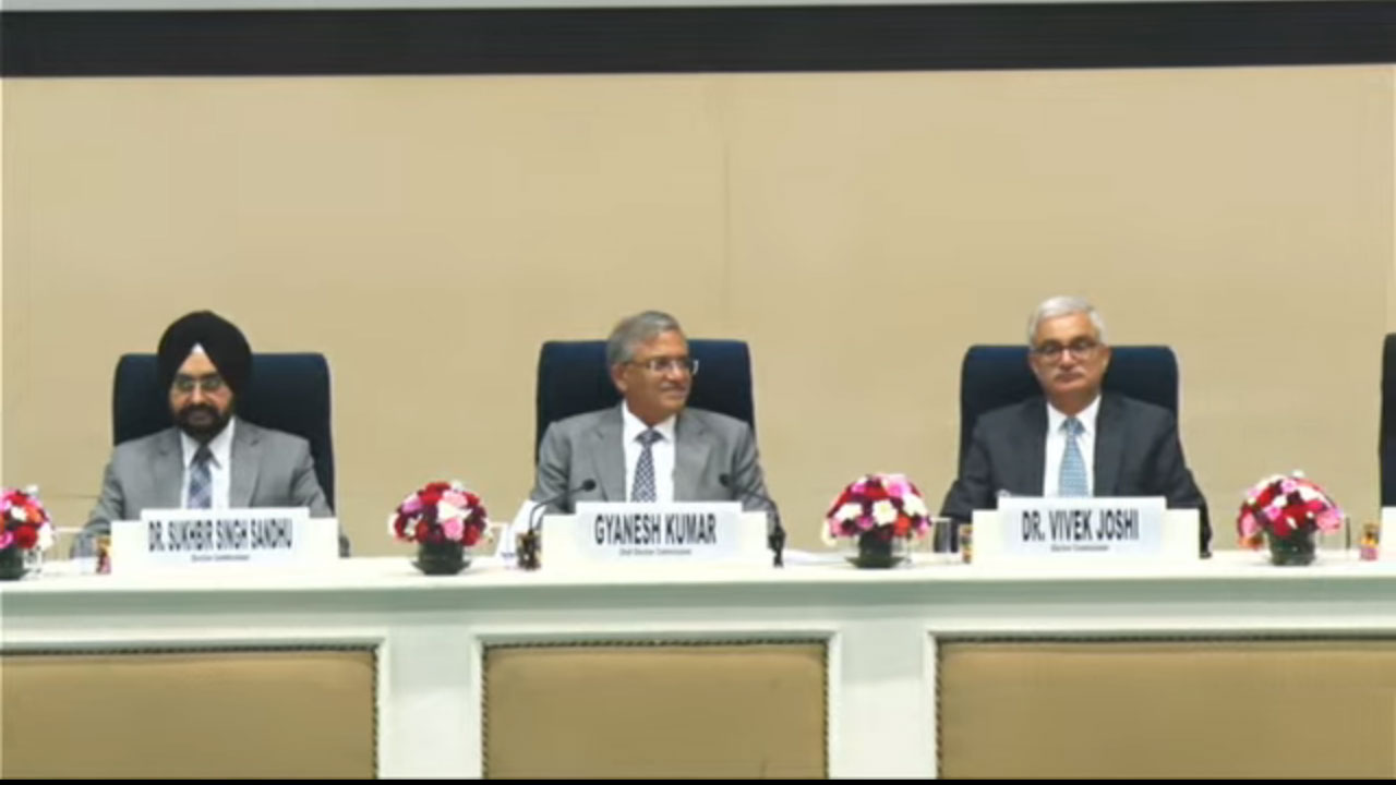EVMs Color Photos: ఈవీఎంలపై తొలిసారి కలర్ ఫోటోలు.. ఈసీఐనెట్ యాప్లో ఓటింగ్ డేటా