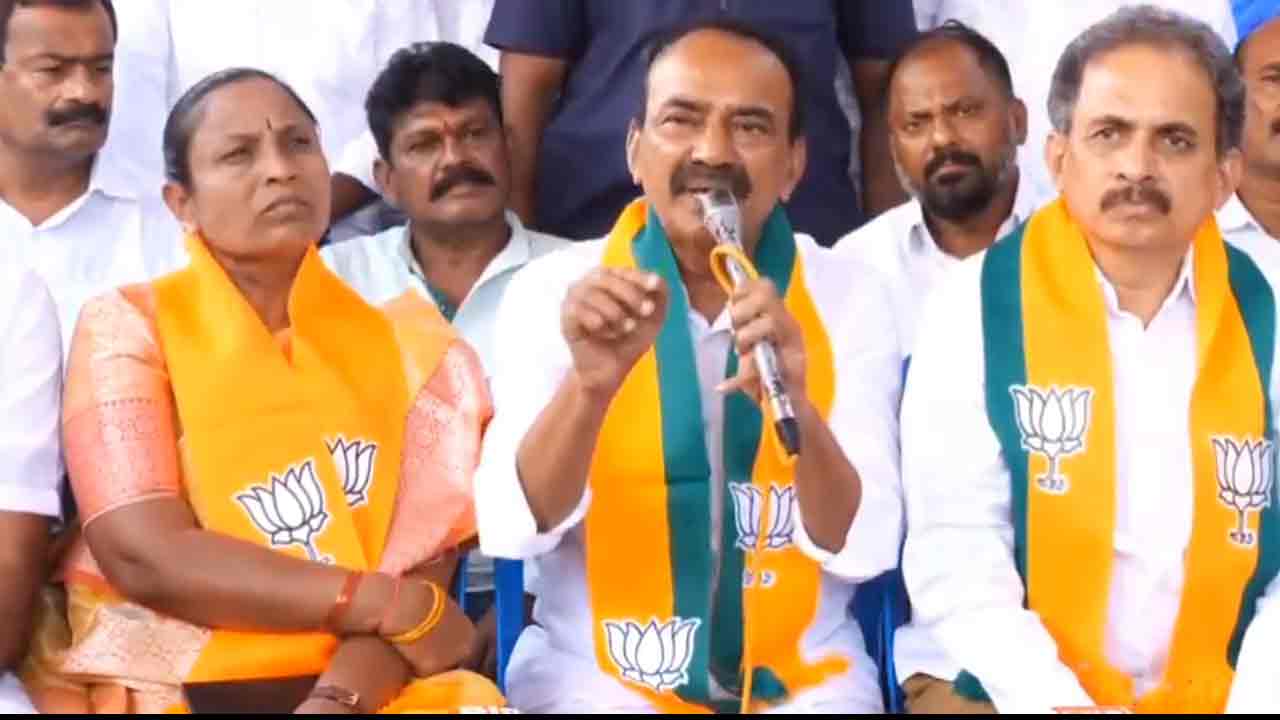 Etala Rajender | రిటైర్ అయి రెండేండ్లు అయినా బెనిఫిట్స్ లేవు.. రేవంత్ సర్కార్పై ఎంపీ ఈటల ధ్వజం