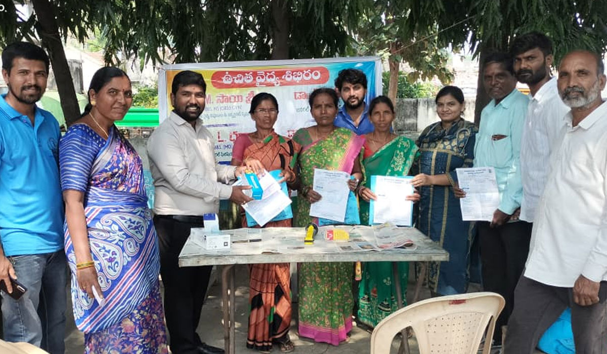 Eye medical camp | రేకొండలో ఉచిత మెగా కంటి వైద్య శిబిరం