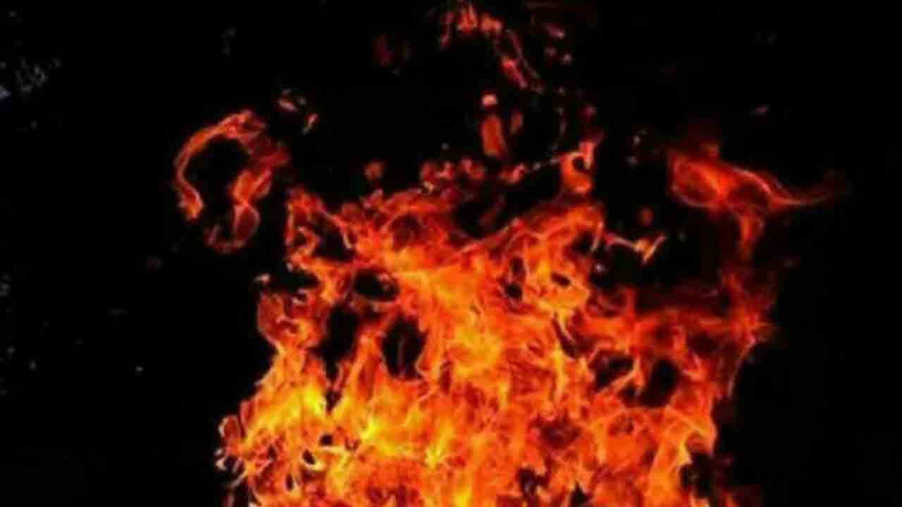 Fire Accident | సైకిల్‌ షాపులో చెలరేగిన మంటలు.. దగ్ధమైన ఆరు దుకాణాలు