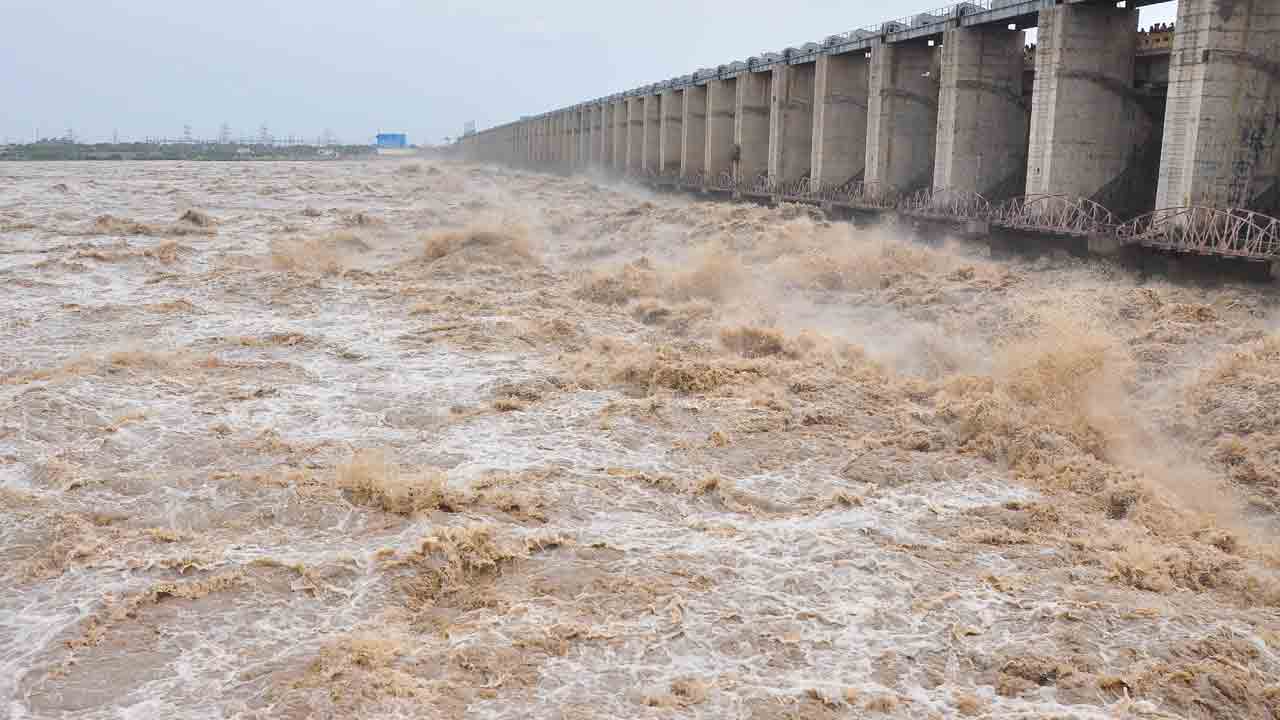 1,371 టీఎంసీలు కృష్ణార్పణం