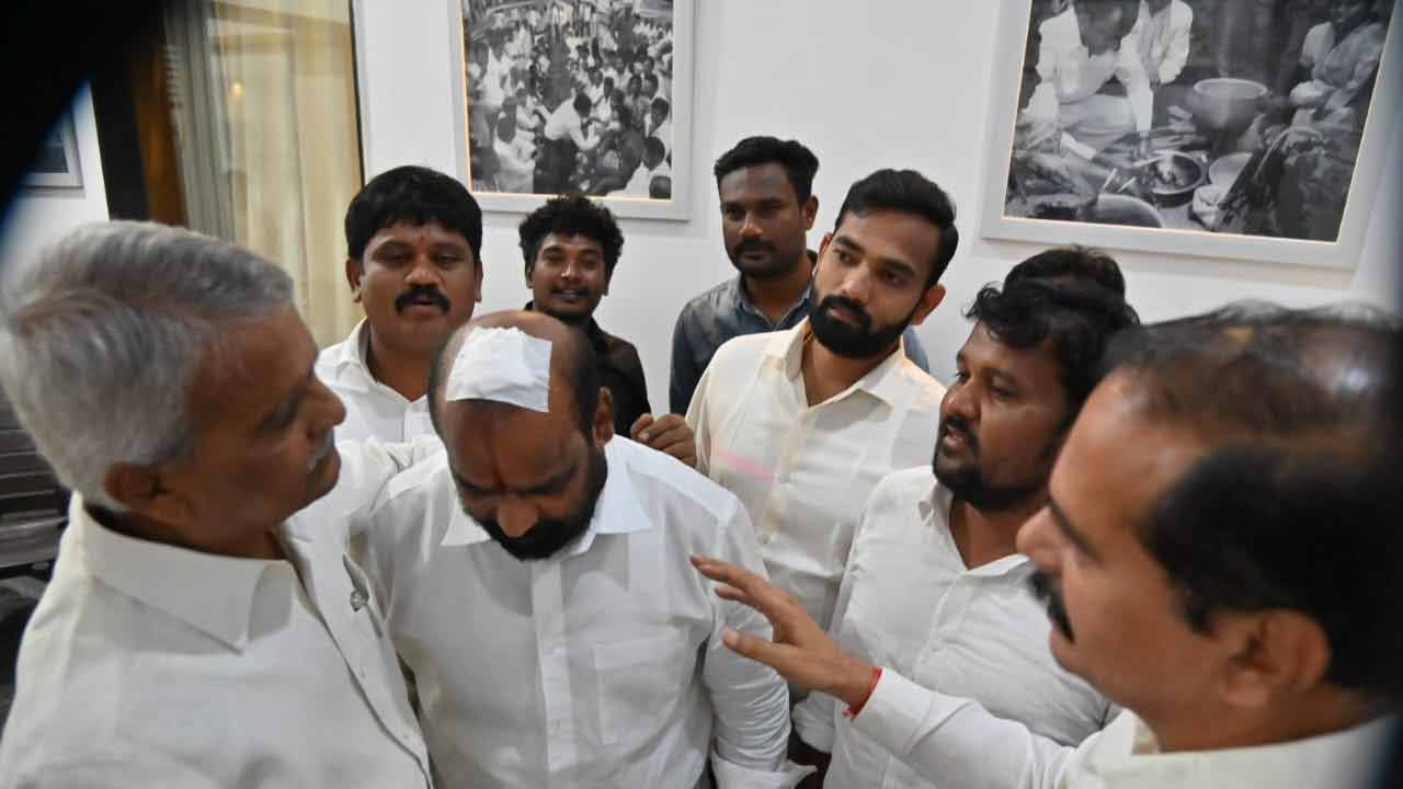 Gajjela Nagesh | పోలీసుల అత్యుత్సాహం.. బీఆర్ఎస్ నేత గ‌జ్జెల న‌గేశ్ త‌ల‌కు గాయం