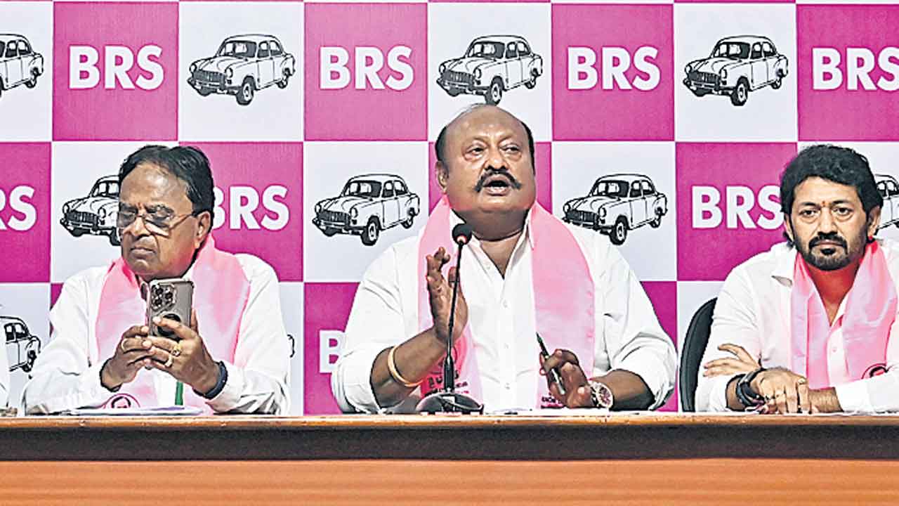 సినీ కళాకారులను భయపెడుతున్న రేవంత్