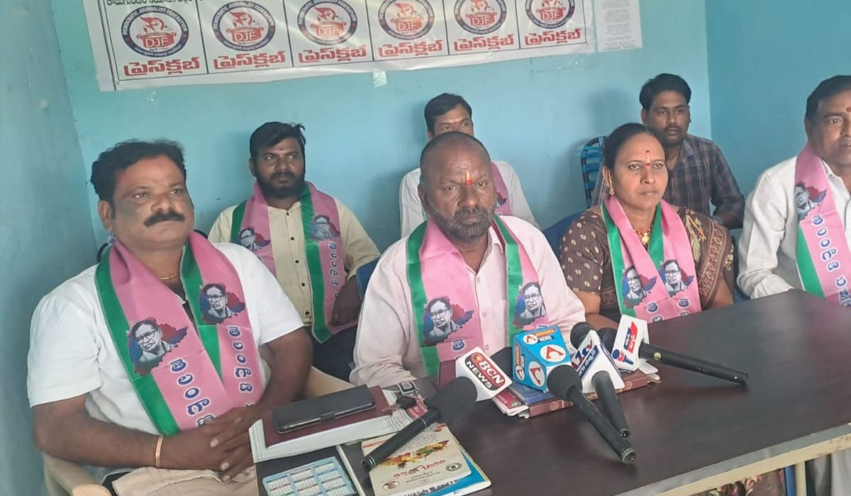 Godavarikhani | ఓటమి భయంతోనే కాంగ్రెస్ ప్రభుత్వ కుట్రలు.. తెలంగాణ రక్షణ సమితి ( డెమోక్రటిక్ ) నాయకుల ఆరోపణ